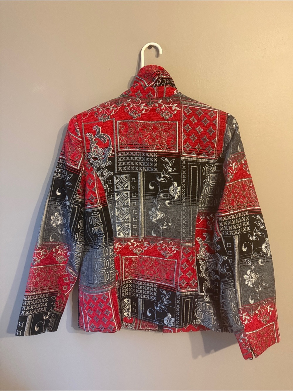 Vintage Susan Graver Tapestry Jacket. Black/Red/Gray. Size 8 - Picture 4 of 9